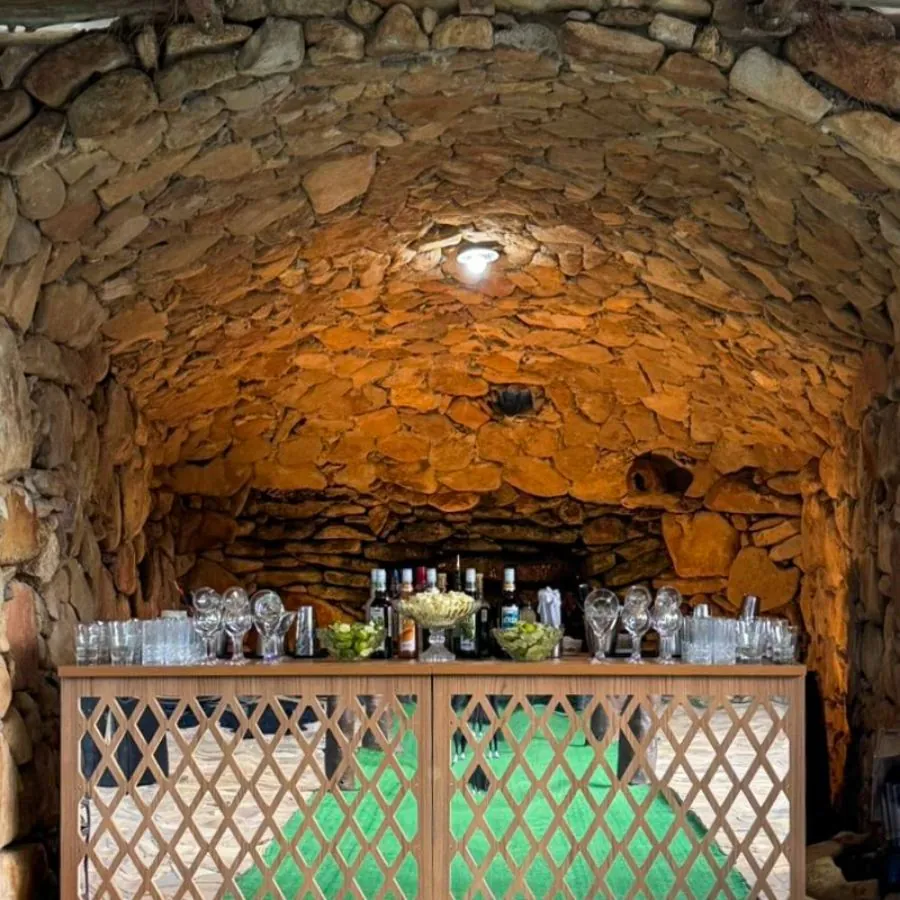 Bar montado em ambiente fechado para evento